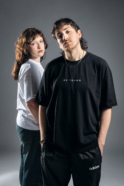 Camiseta Oversize "ESSENTIAL BLACK EDITION"